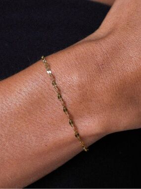 Atolea Delicate Gold Twisted Chain bracelet